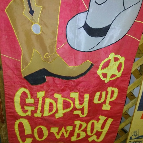 Meet your Posher, Lisa - Picture 2 of 3